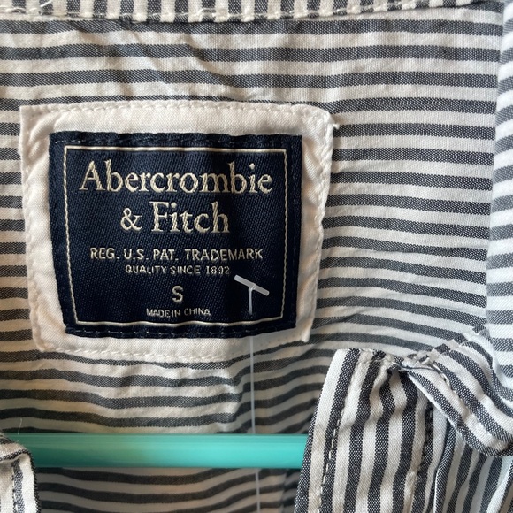 Abercrombie & Fitch blouse, small - Picture 2 of 4